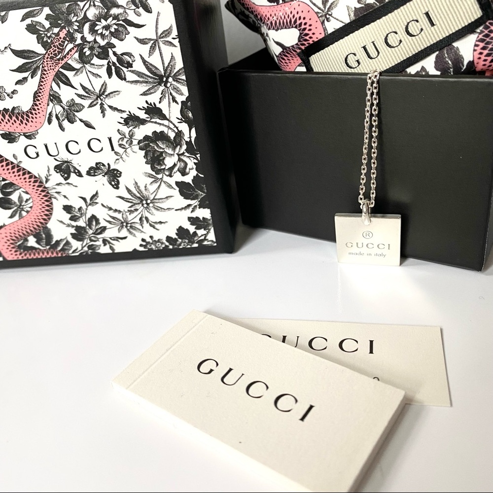 NEW Gucci trademark sterling silver pendant necklace